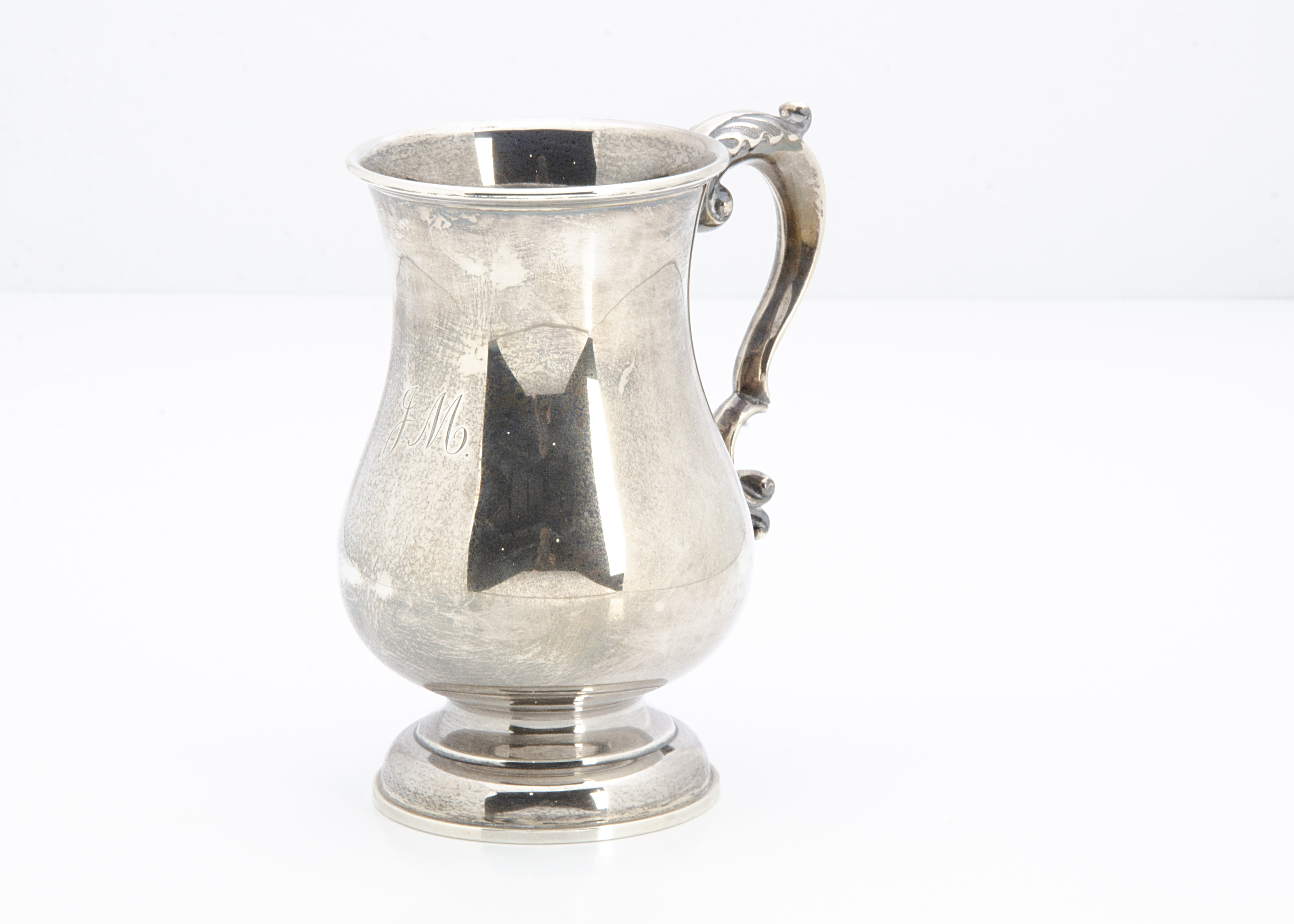 A 1960s silver tankard from Walker & Hall, bulbous body with engraved initials, 9.9 ozt, 14.5cm,