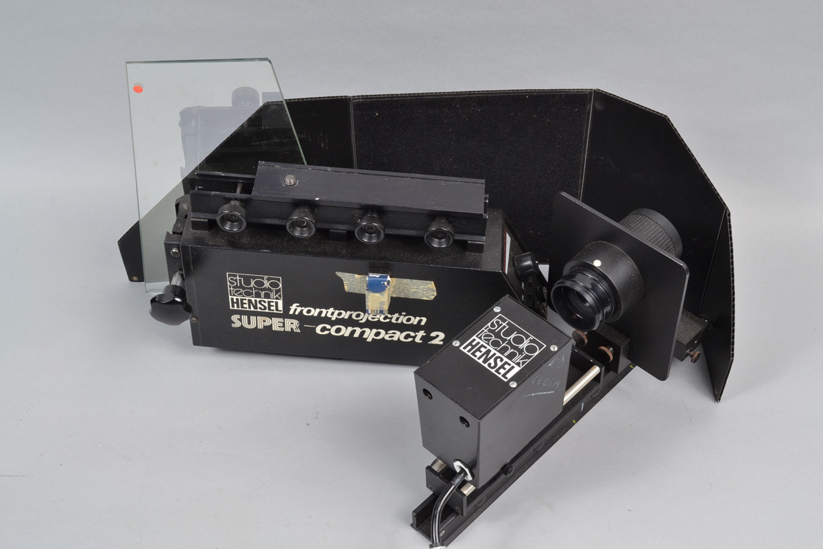 A Hensel Super Compact 2 Front Projection Unit, with control unit, lens/bulb unitglass screen, black