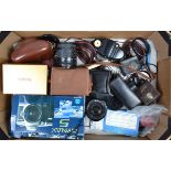 A Minolta Dynax 5 SLR with Lenses, serial no 00111731, shutter working, meter reacts to light,