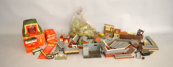 A quantity of Hornby Model Railway Layout buildings and accessories, including a boxed tunnel, etc