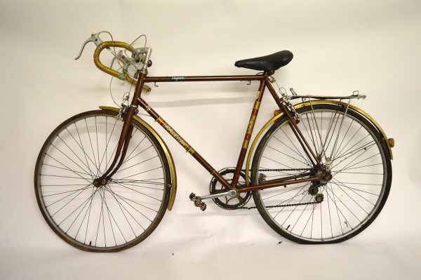 A Raleigh Magnum racing bike, in chocolate brown