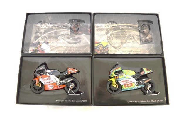 Two Minichamps 1:12 Classic Bike Series models, No. 22 Aprilla RSW 250 Team Aprilla Grand Prix