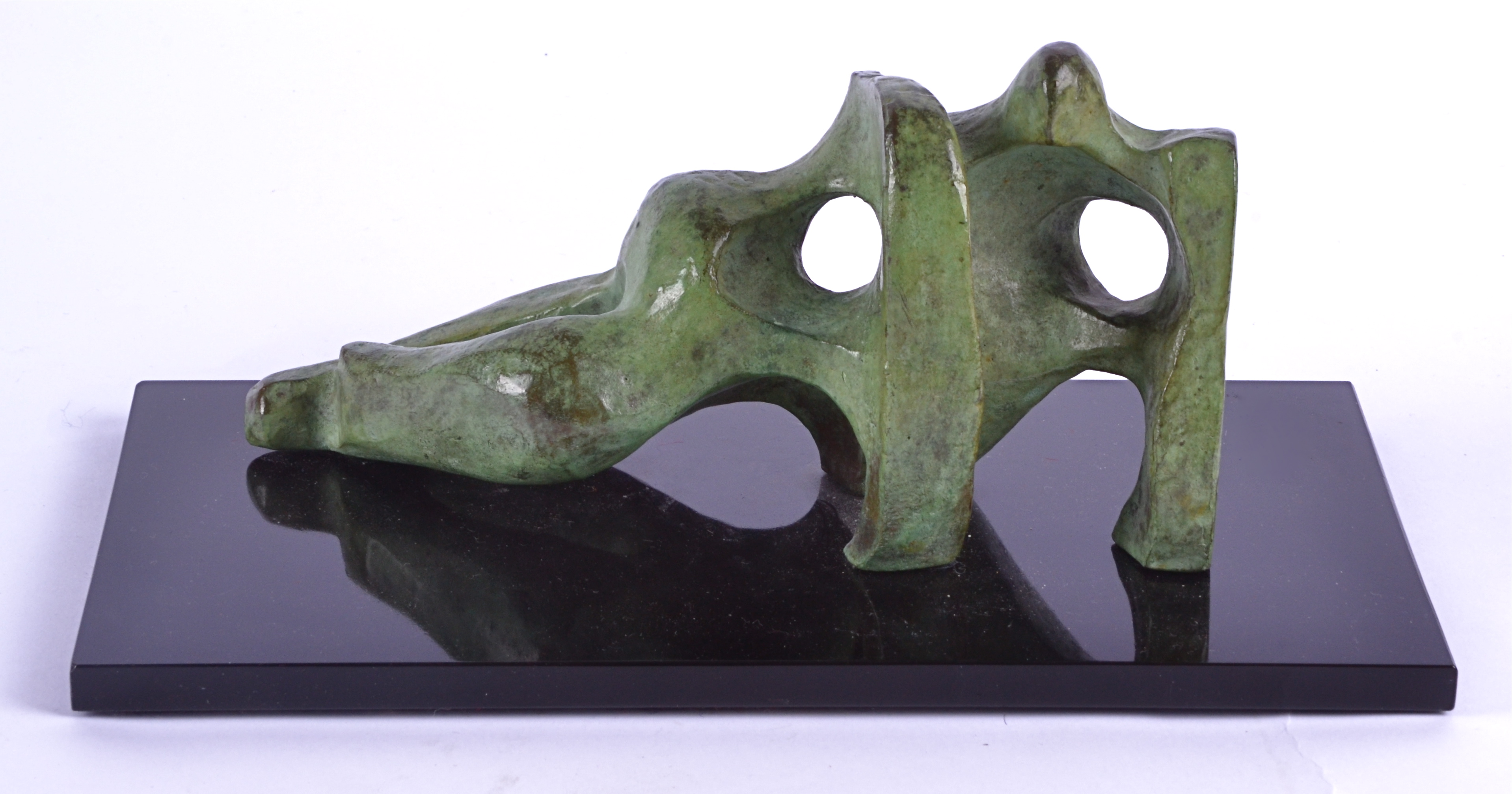 Eli Ilan (1928-1982) bronze sculpture of an abstract reclining figure, on a black plinth base, - Image 2 of 9