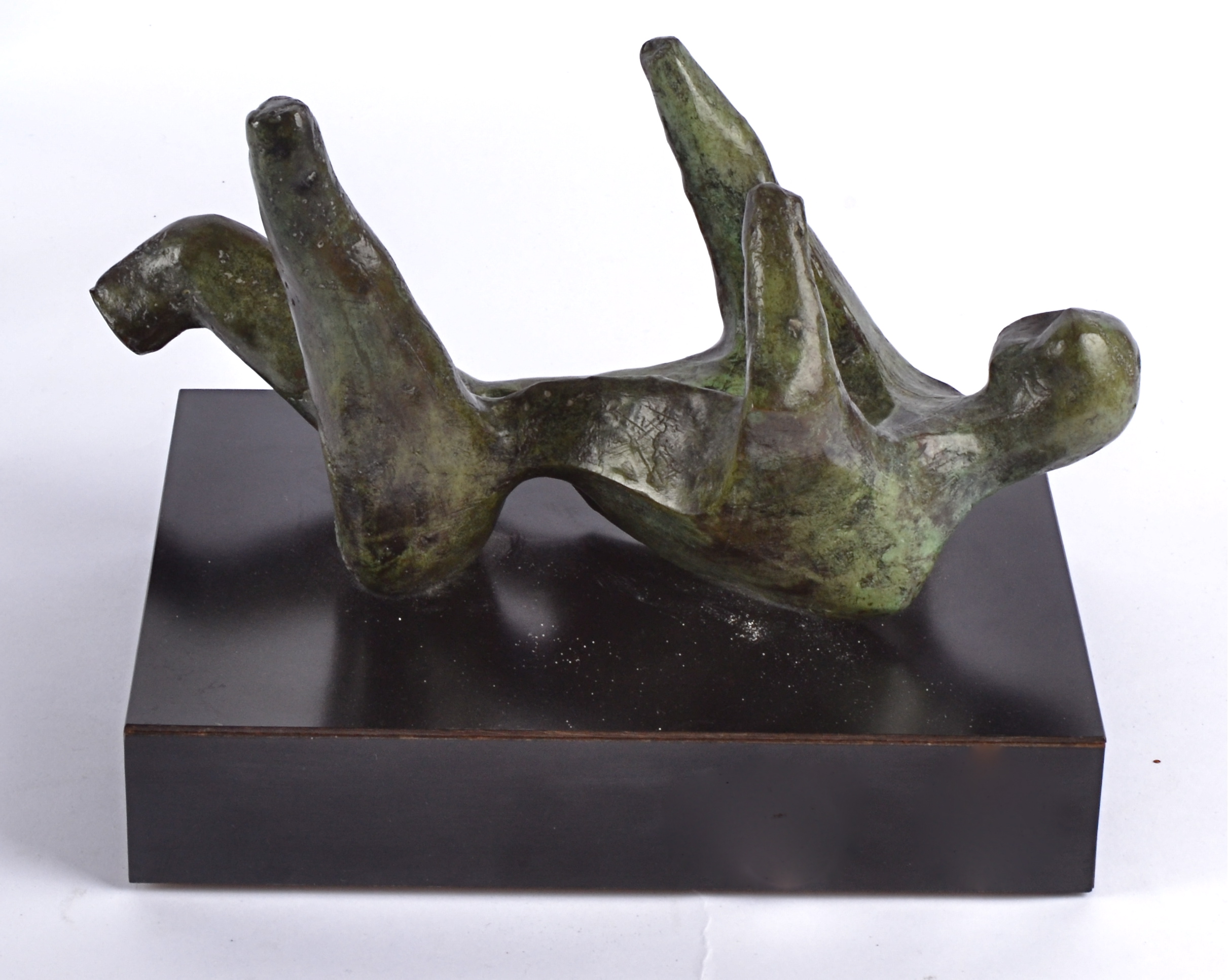 Eli Ilan (1928-1982) 'Lenni' bronze sculpture of an abstract reclining figure, on a black plinth - Image 4 of 9