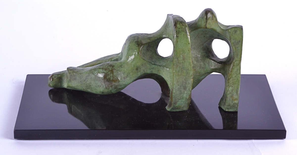 Eli Ilan (1928-1982) bronze sculpture of an abstract reclining figure, on a black plinth base, - Image 3 of 9