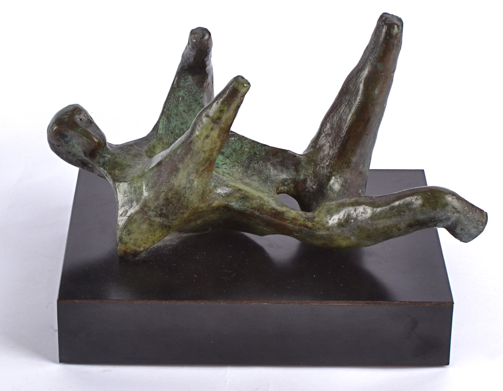 Eli Ilan (1928-1982) 'Lenni' bronze sculpture of an abstract reclining figure, on a black plinth - Image 3 of 9