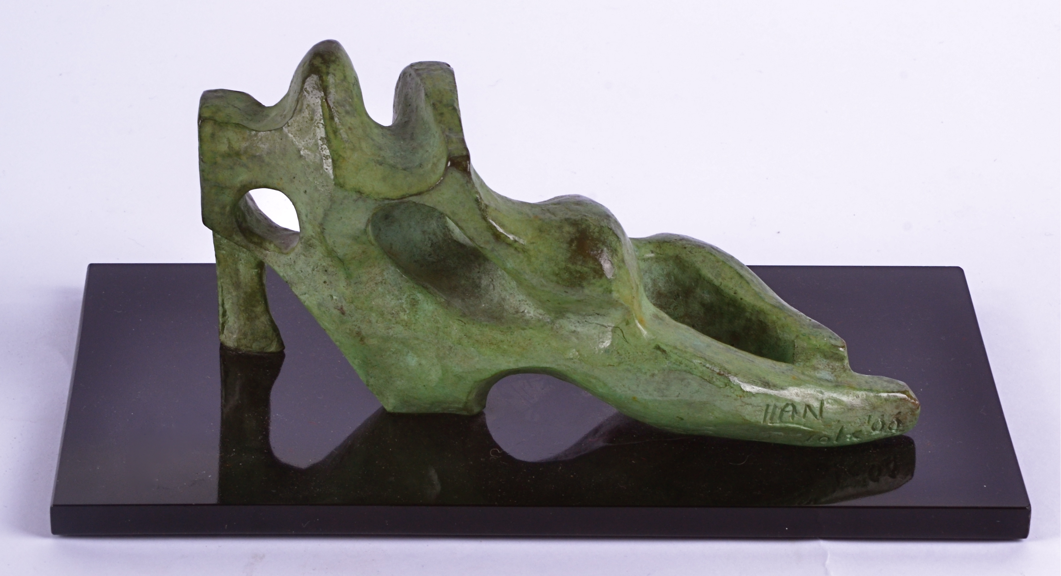 Eli Ilan (1928-1982) bronze sculpture of an abstract reclining figure, on a black plinth base, - Image 5 of 9