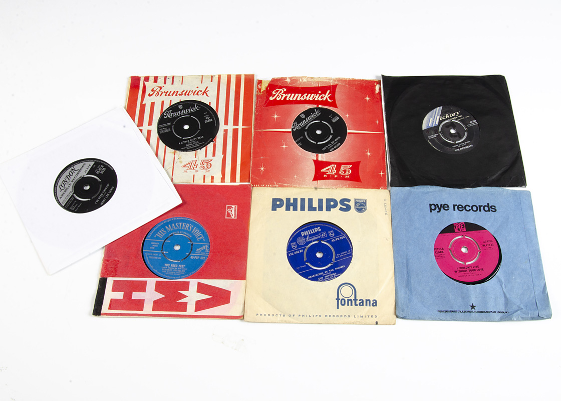 Sixties 7" Singles, approximately four hundred 7" singles, mainly from the Sixties with artists
