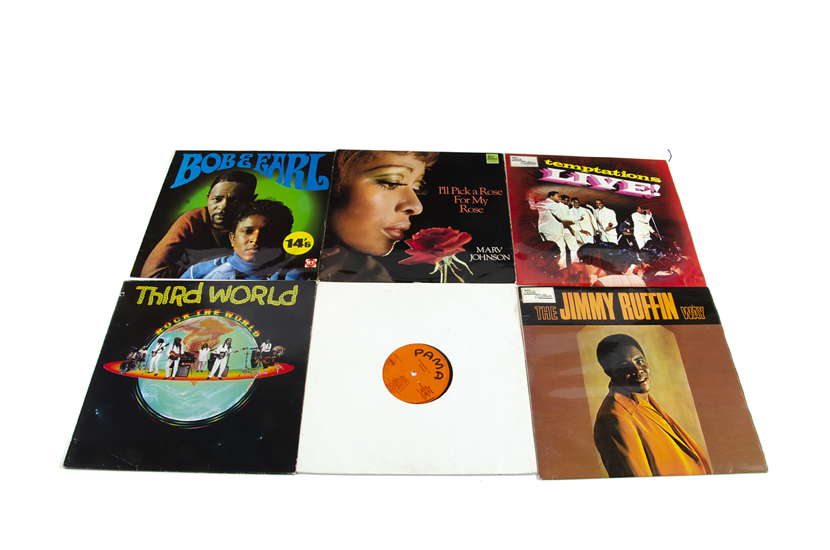 Soul / Reggae LPs, eighteen Soul LPs and six Reggae LPs (three in plain sleeves) with artists