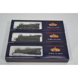 Bachmann OO Gauge Steam Locomotives and Tenders, three boxed examples, Manor Class 31-307 BR 7813