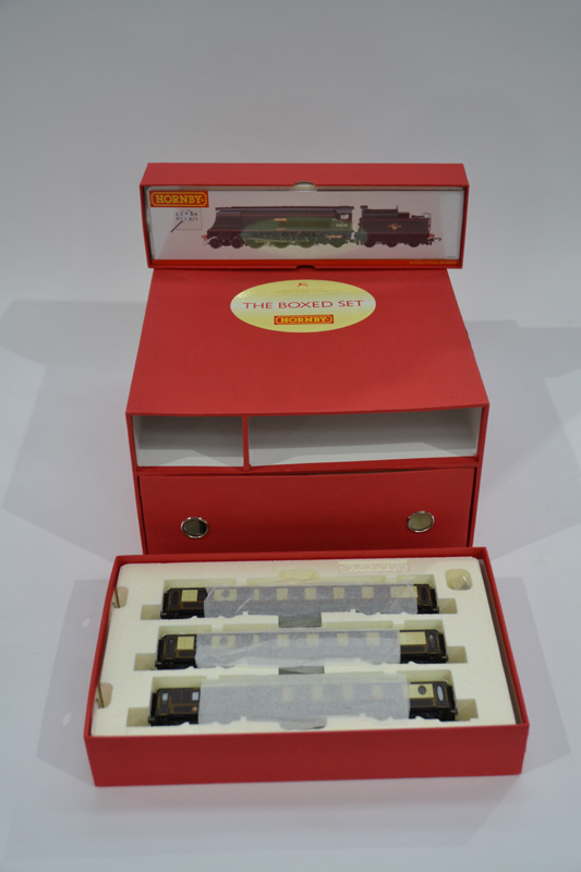 Hornby (China) OO Gauge West Country Wilton Premier Boxed Set, a boxed (with outer box), R1042
