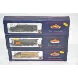 Bachmann OO Gauge Steam Locomotives and Tenders, three boxed Austerity examples, 32-257A BR WD 90732