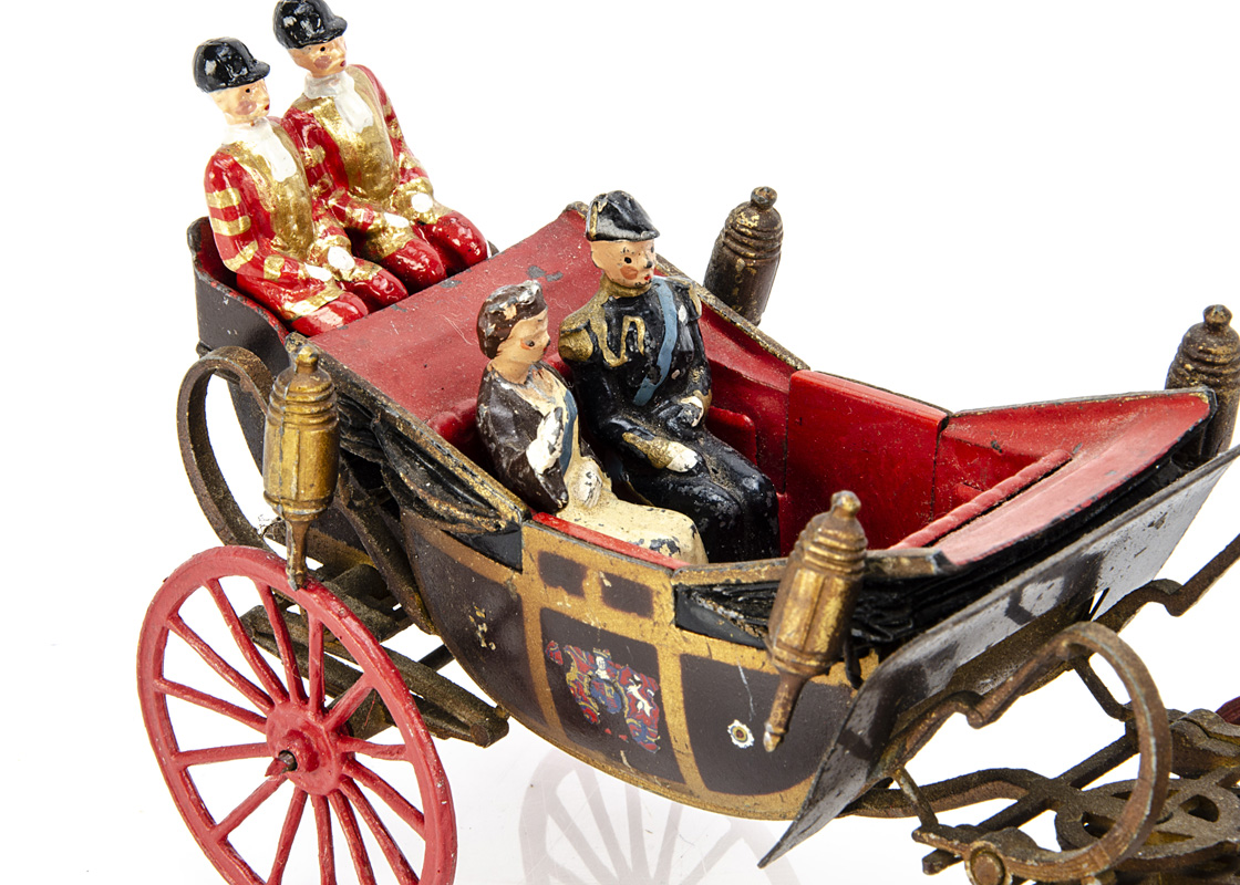 Britains unboxed Open State Landau complete with all pieces, seated footmen and rear wheels - Image 2 of 2