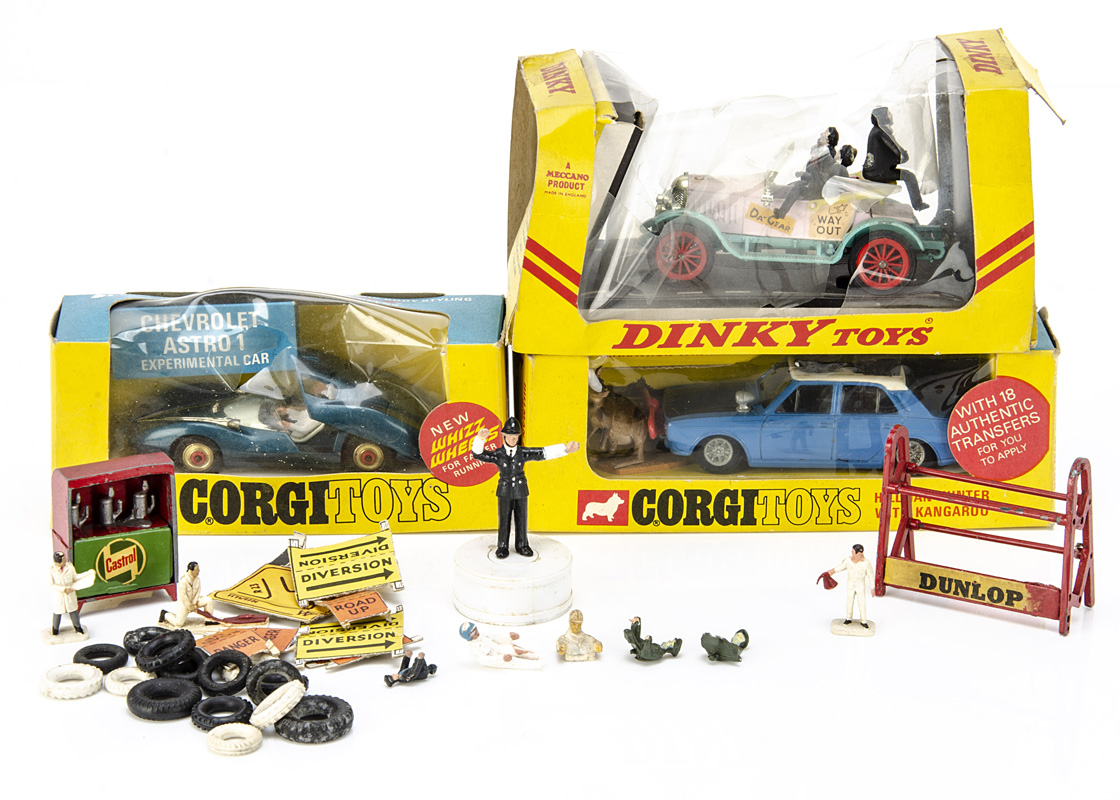 A Corgi Toys 302 Hillman Hunter With Kangaroo, with unused transfers, instructions and club leaflet,