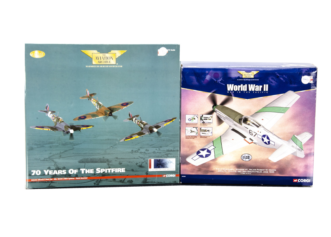 Corgi Aviation Archive WWII Aircraft, two boxed examples a 1:32 scale AA34401 War in the Pacific P-