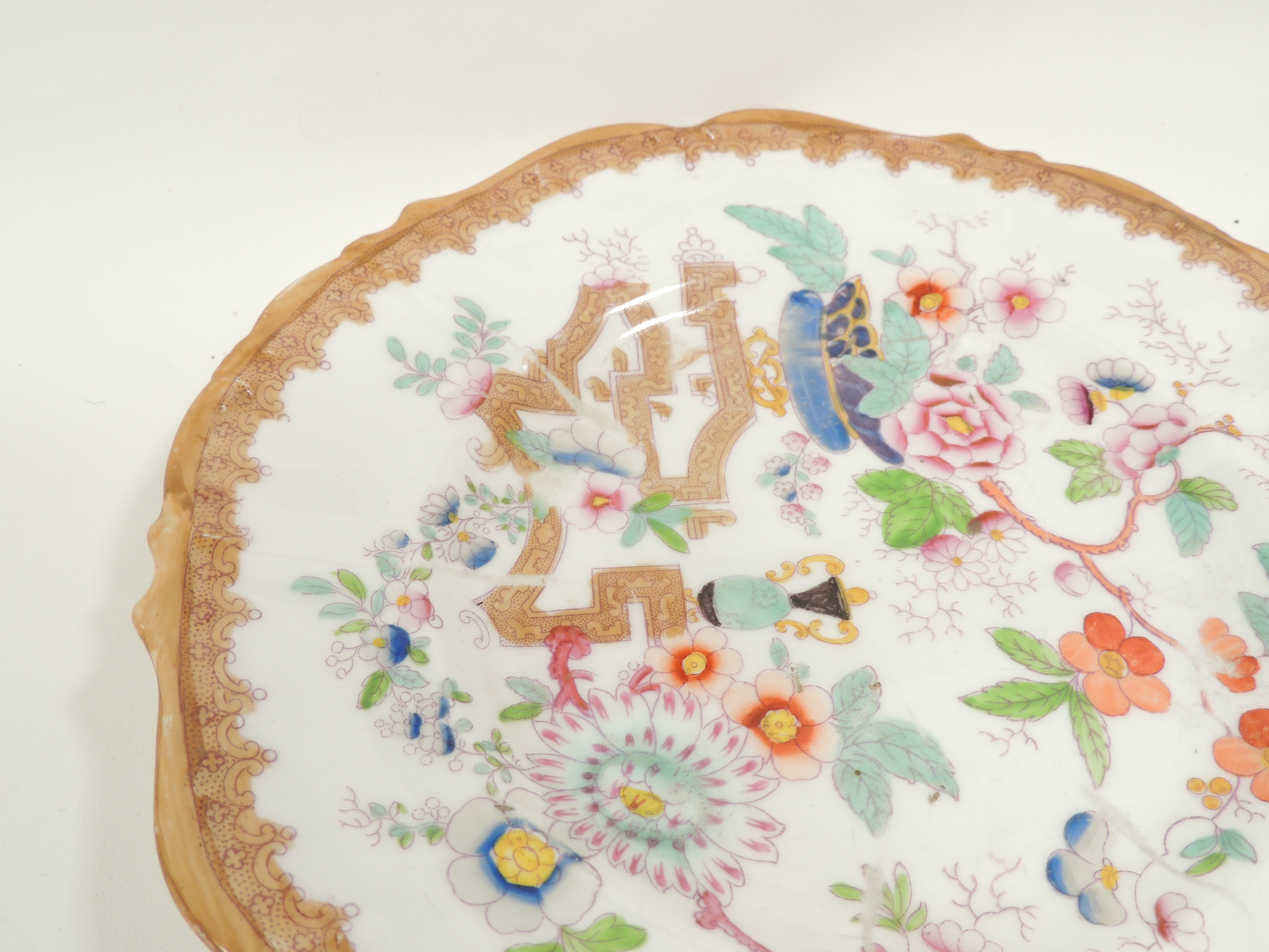 A British Staffordshire 19th Century part service in the 'China Tea' pattern, with a Chinoiserie - Image 6 of 7