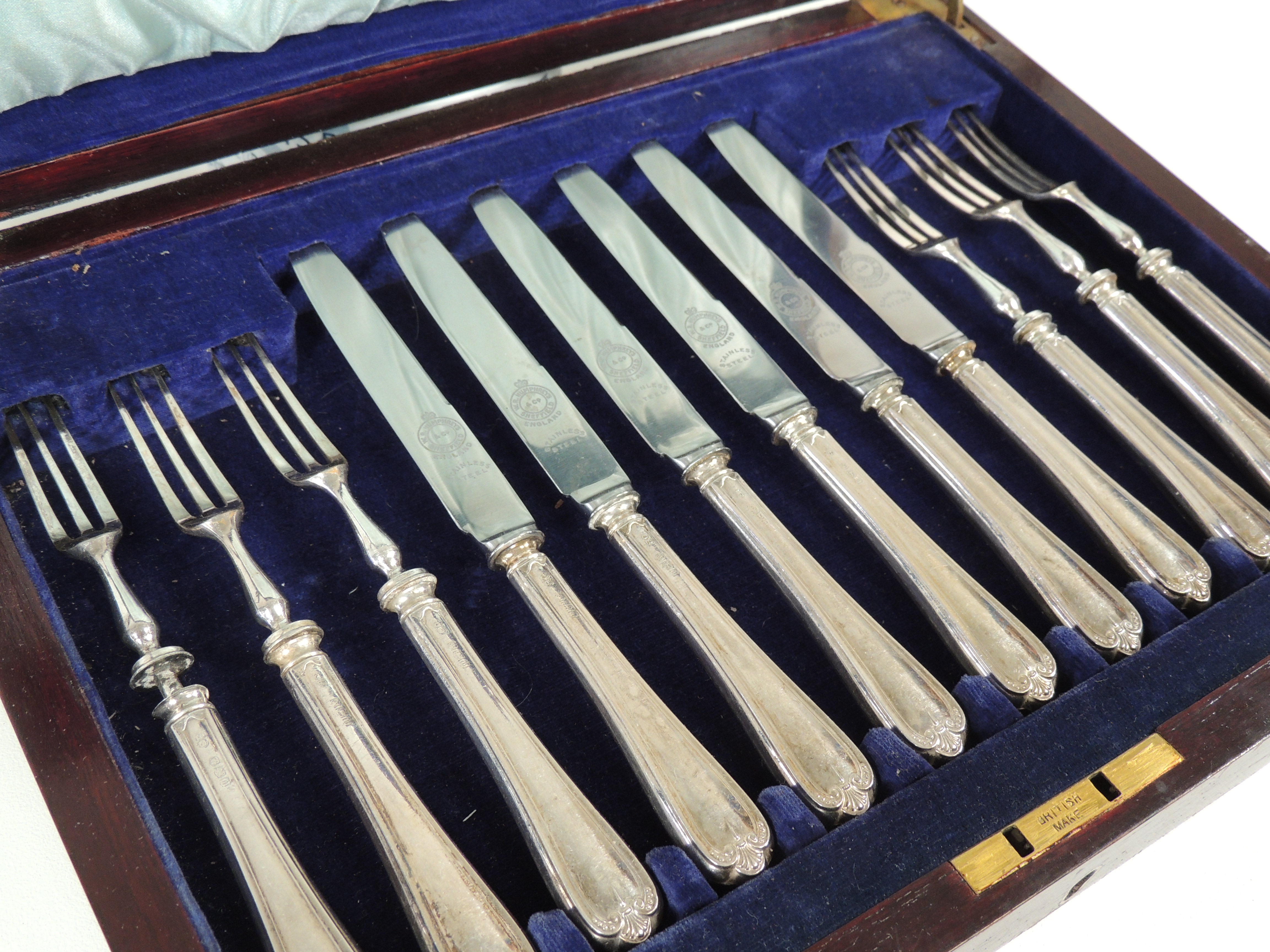 A canteen of silver handled fruit knives and forks, consisting of six knives and six forks, retailed - Image 5 of 7