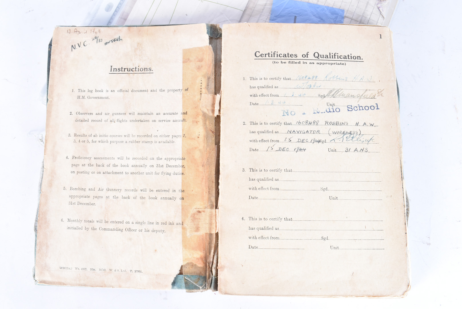 A WWII Canadian Air Force medal group and Flight log book, for H.A.W Robbins (1608488), dated - Bild 4 aus 30