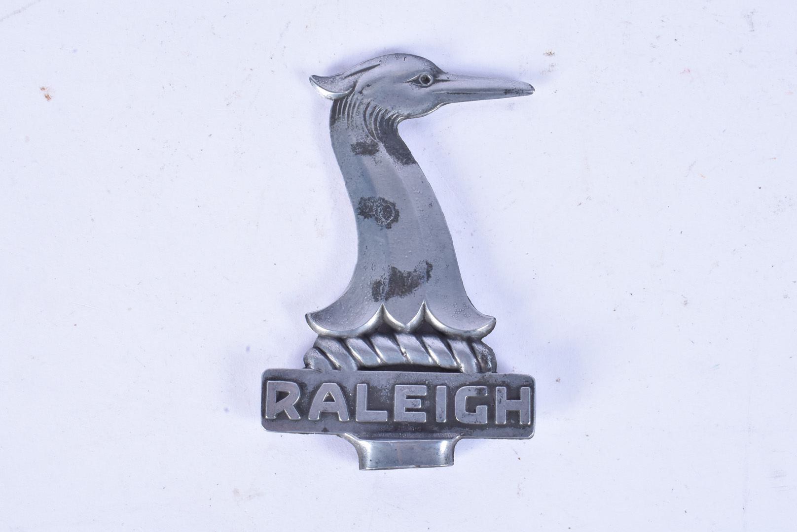 A vintage Raleigh Safety Seven white-metal car mascot, the double sided mascot with Raleigh name - Image 3 of 4