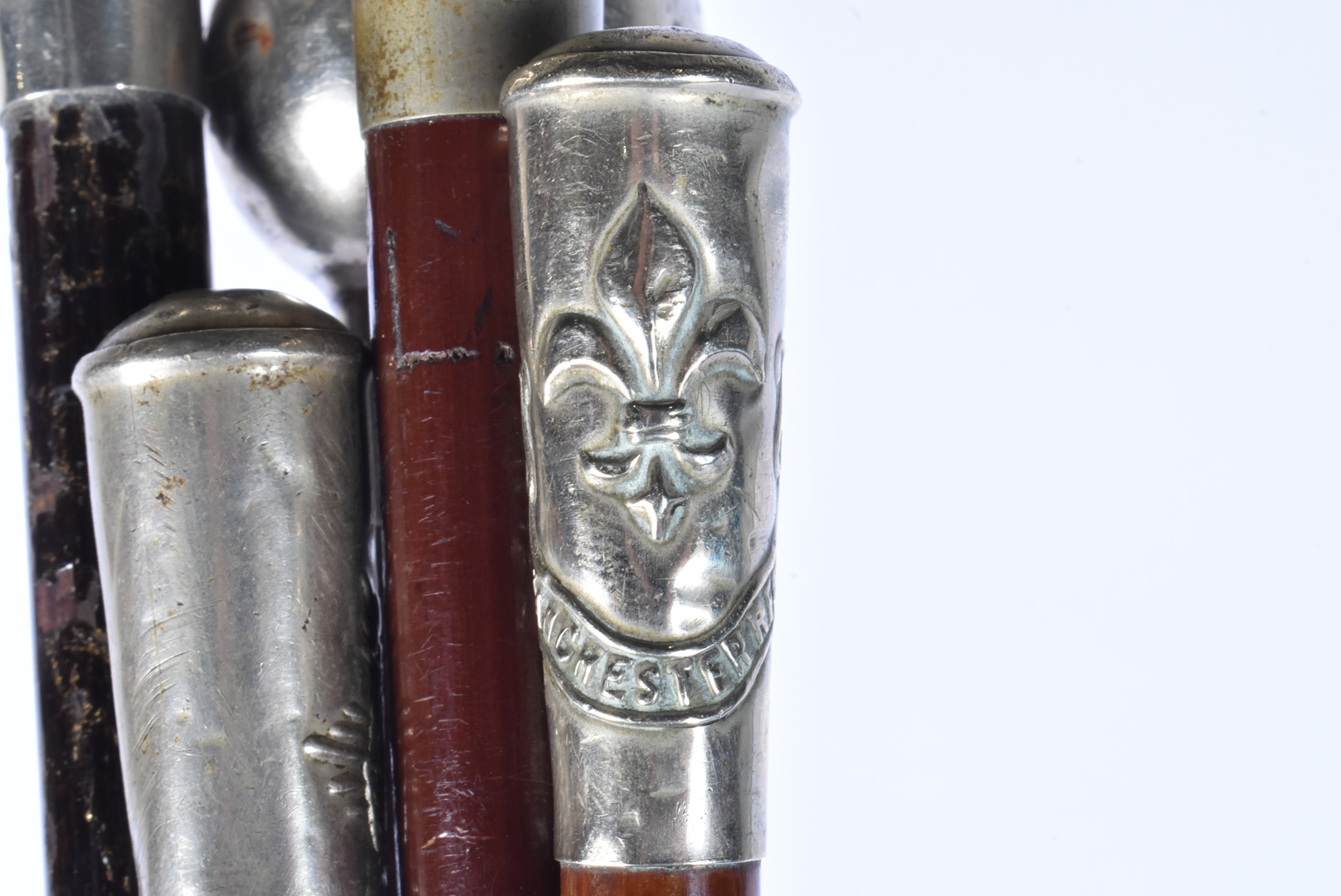 A group of five Regimental Swagger Sticks, all with white-metal top, comprising Royal Army Service - Bild 16 aus 21