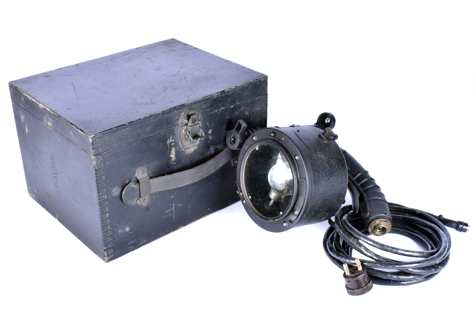 A WWII Air Ministry issued Aldis Signal lamp, 5A/760, dated 1939, serial 1878, complete with - Bild 2 aus 18