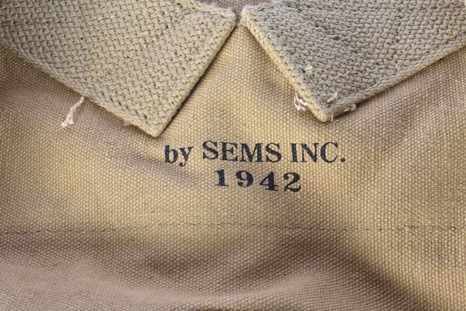 A US Universal Drop bag, stamped Sems Inc 1942, together with a Utility Pouch and a US Musette bag - Image 11 of 12
