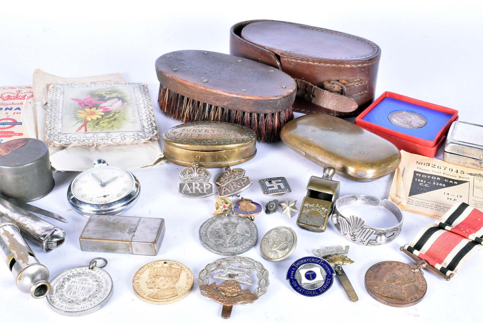 A selection of various items, to include A Faithful Service Special Constabulary medal, awarded to - Bild 3 aus 3