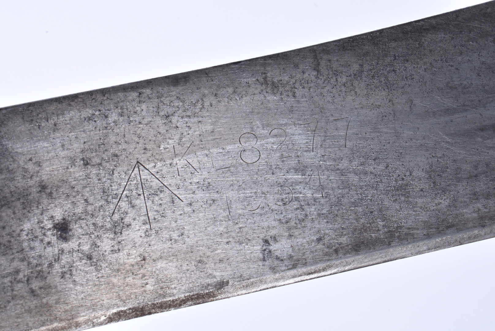A Military Issue Korean War period Machete, inscribed with broad arrow, KE8277 and dated 1954, - Image 4 of 8