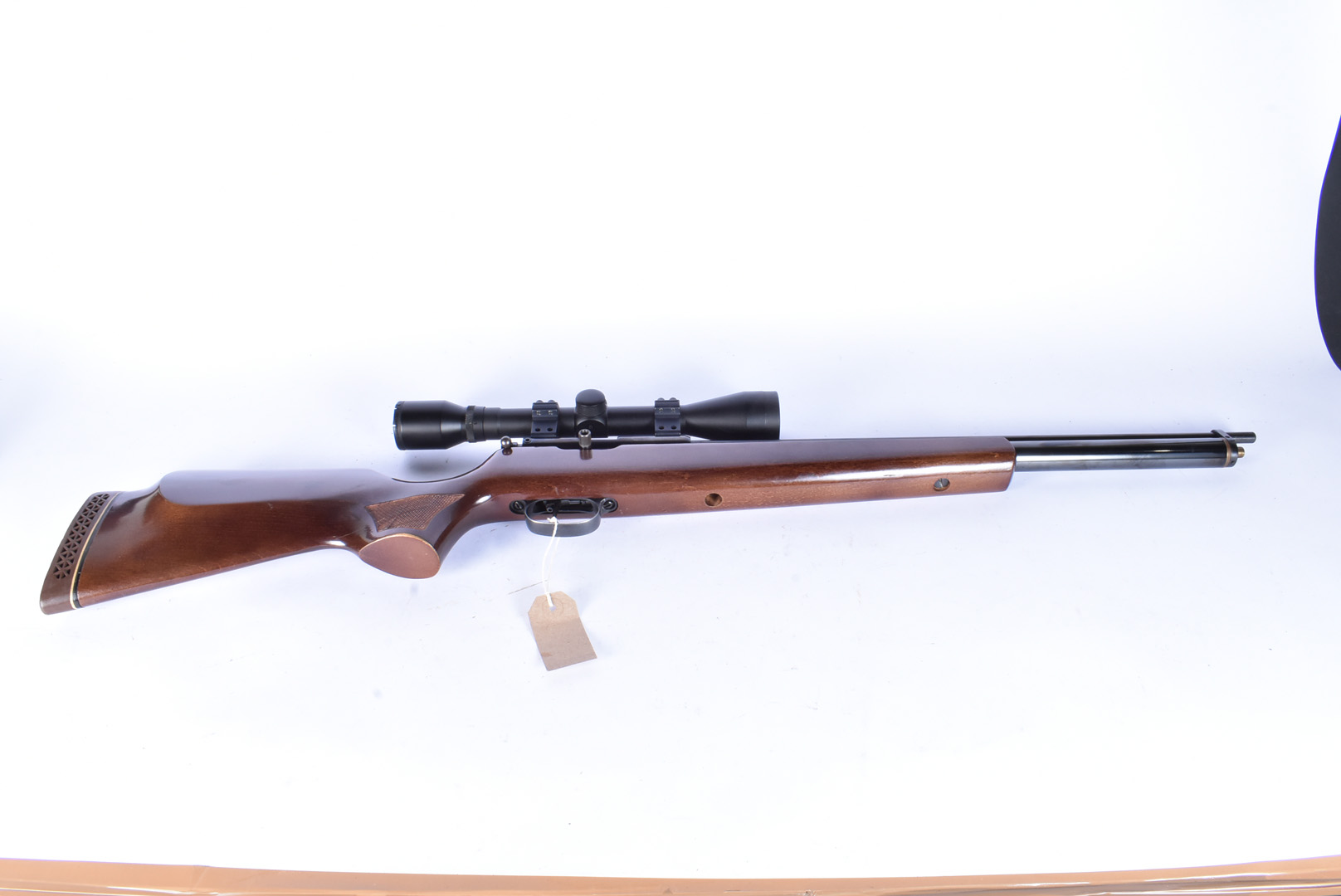 A Falcon F19 PCP left handed air rifle, .22 cal, serial 93906, also marked S.W.P 2700PSI, complete - Image 4 of 12