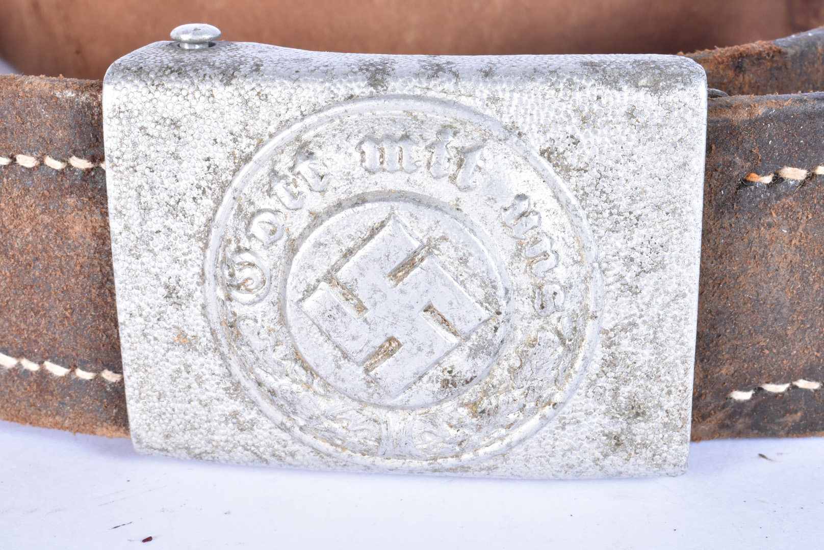 A Third Reich Police belt buckle, complete with brown leather belt stamped E. O Gotze & Sohn - Bild 6 aus 12