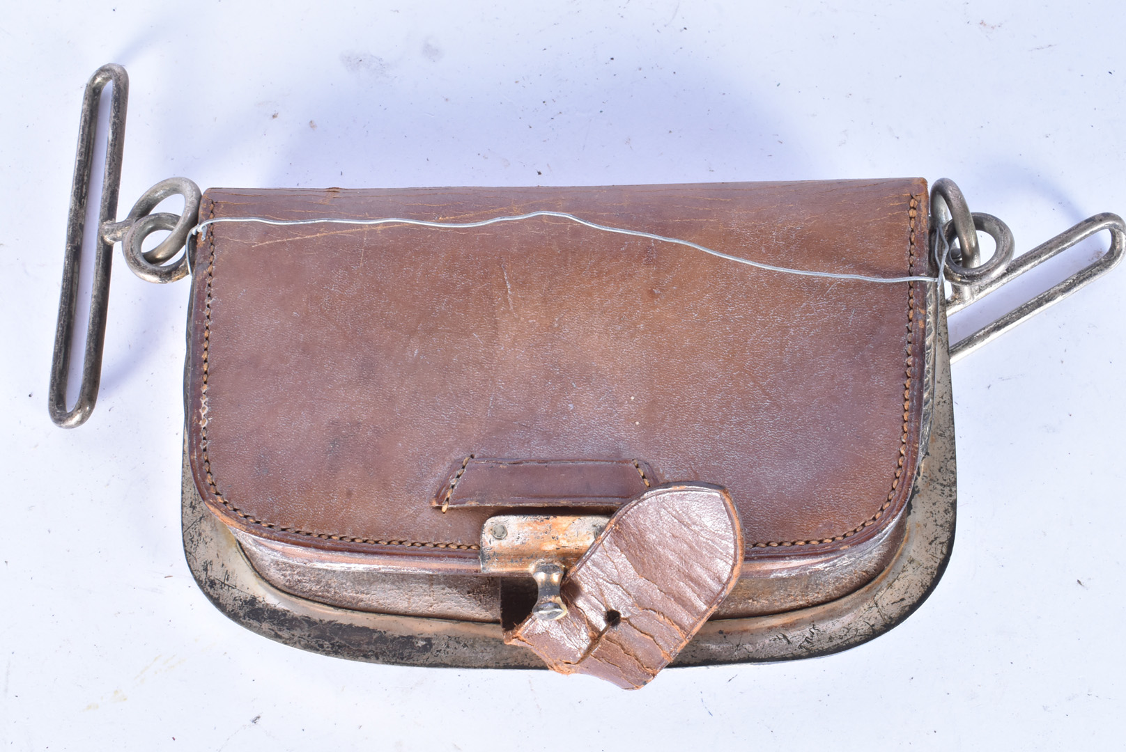 A Cameroons Royal Scottish Regiment dress pouch, the brown leather pouch with white-metal badge to - Bild 12 aus 15