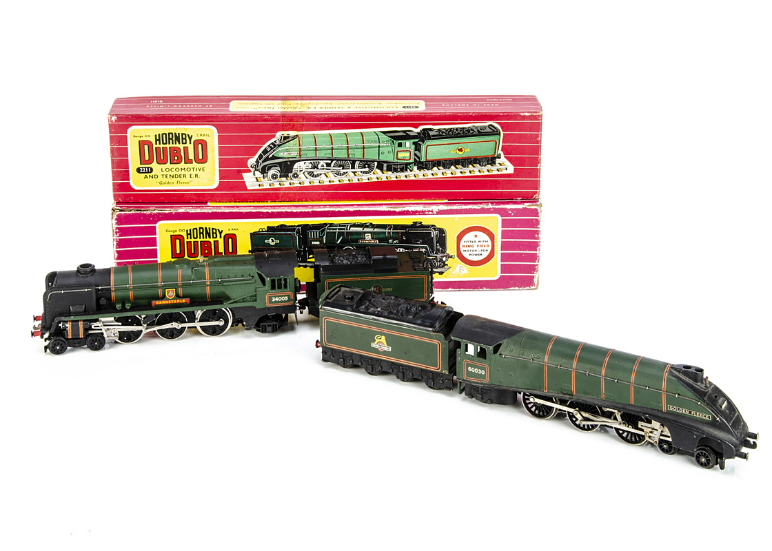 Boxed Hornby-Dublo 00 gauge 2-rail Steam Locomotives, both in BR green, ref 2211 'Golden Fleece'