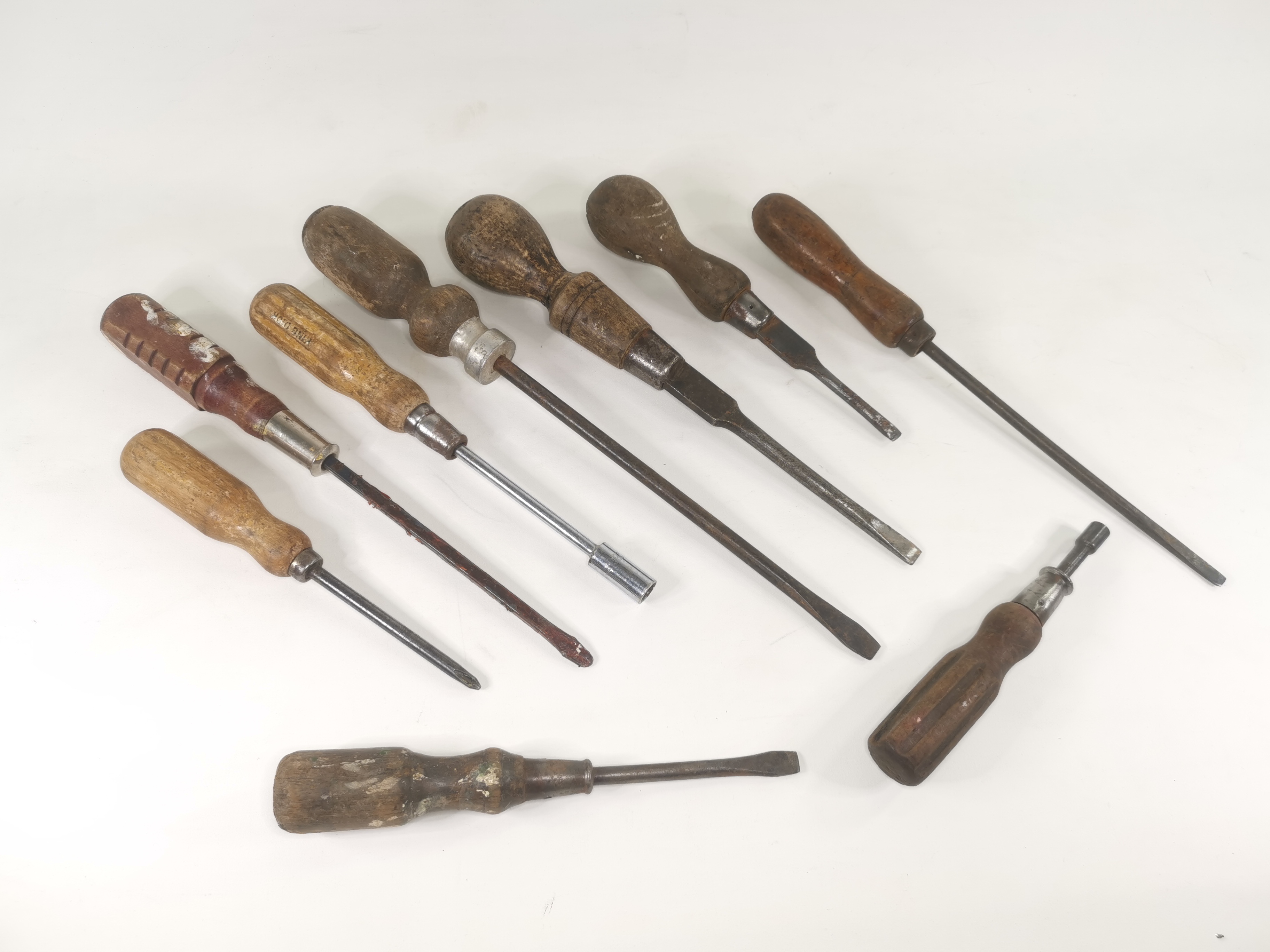 A selection of 20th Century woodworking hand tools, a mixture of different sized screwdrivers, - Image 2 of 15