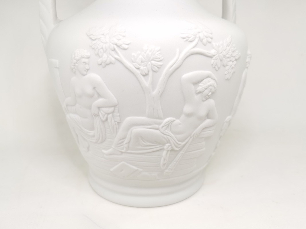 A Portmeirion bisque twin handled vase, after the 'Portland Vase', the ancient vessel excavated in - Image 6 of 18