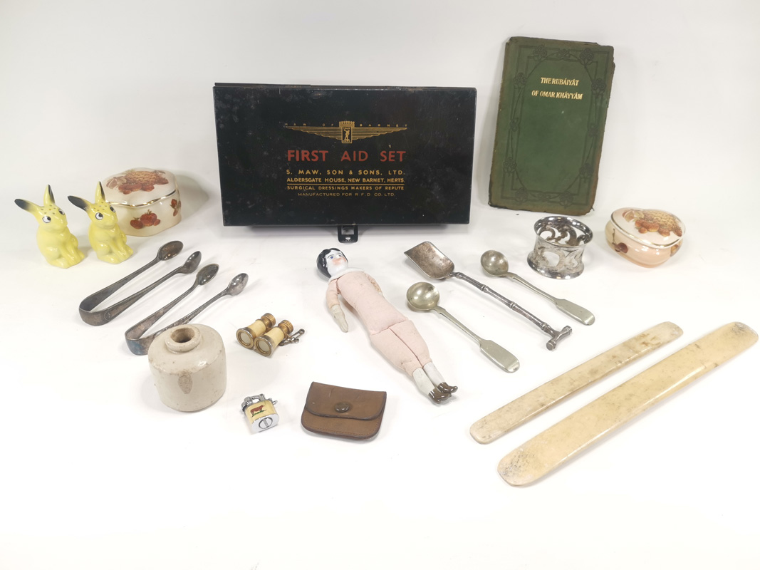 A Maw of Barnet empty 'First Aid Set' tin, together with a selection of collectables to include - Image 12 of 16