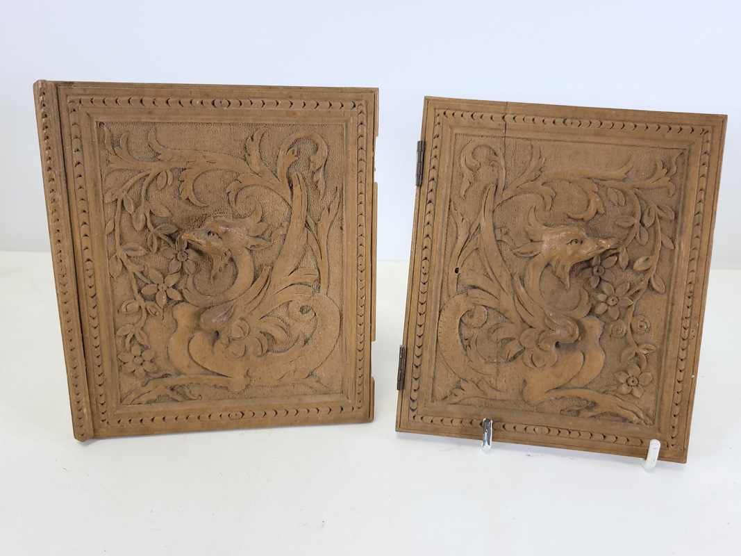 A pair of late 19th or early 20th Century Black Forest carved wooden book covers with a design of - Image 3 of 6