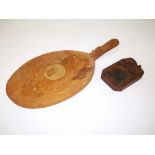 Robert Mouseman (in the manner of), oak serving board, with carved mouse to the handle. 36cm x 18cm.