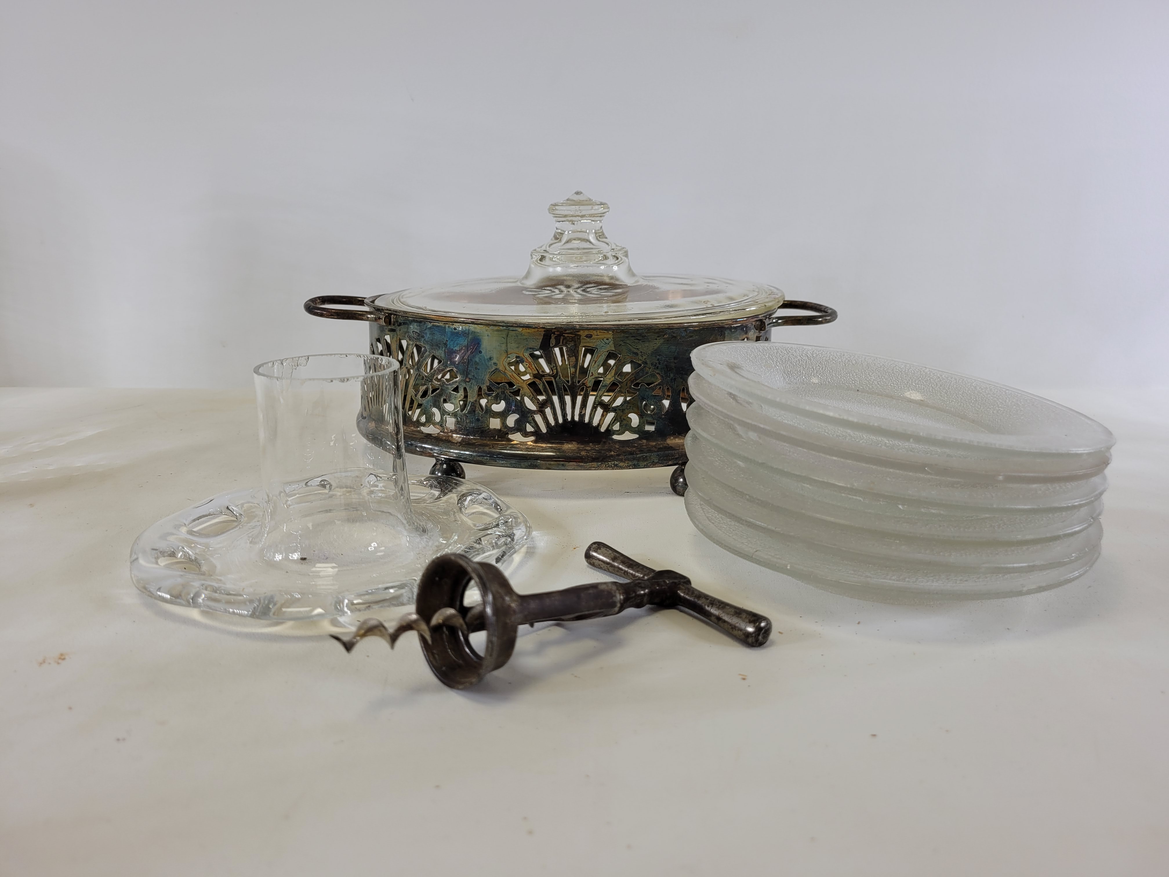 A quantity of assorted 20th Century glassware to include jugs, wine glasses, frosted and moulded - Image 8 of 9