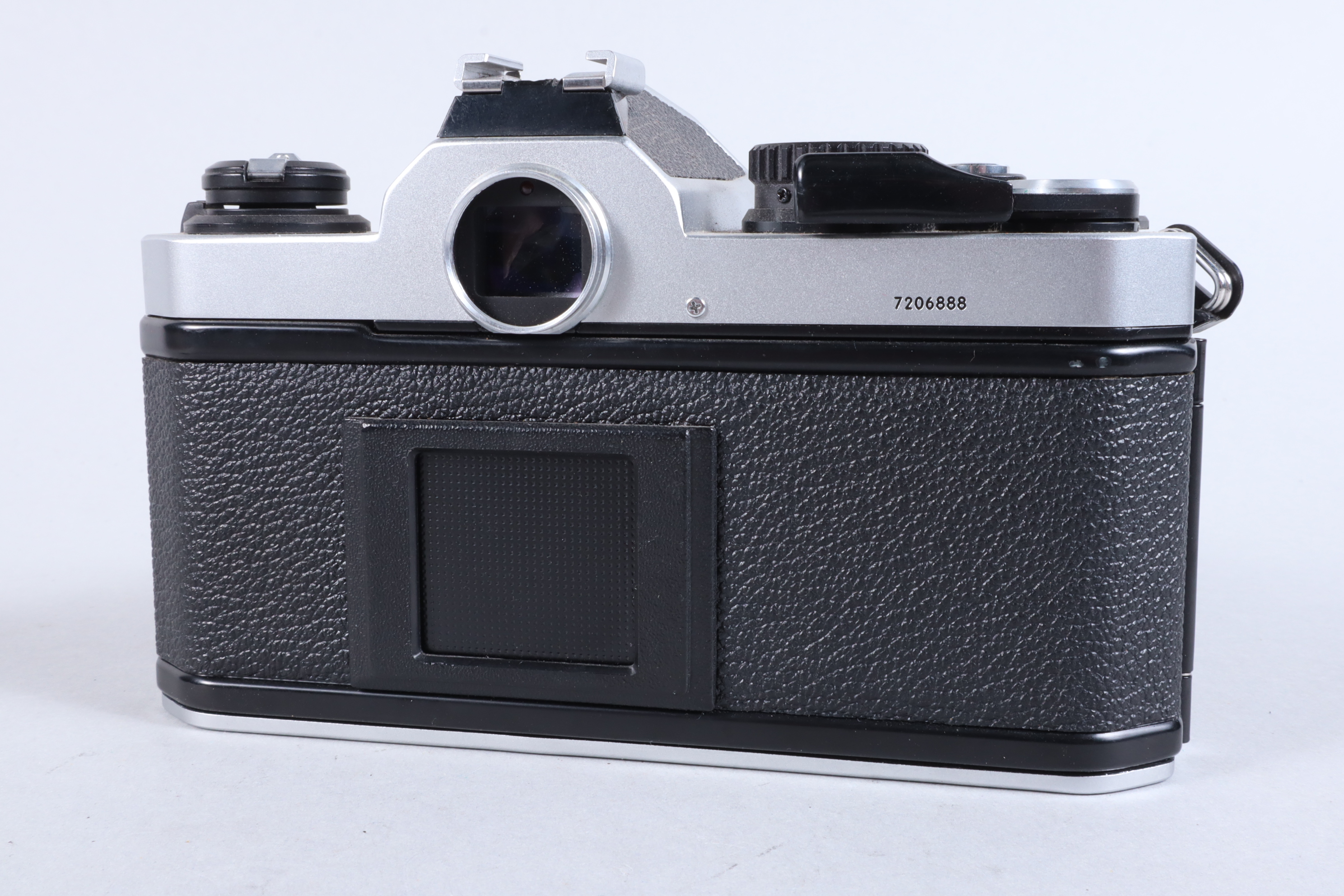 A Nikon FM2 SLR Camera, chrome, serial no 7206888, shutter working, meter responsive, self timer - Image 5 of 6