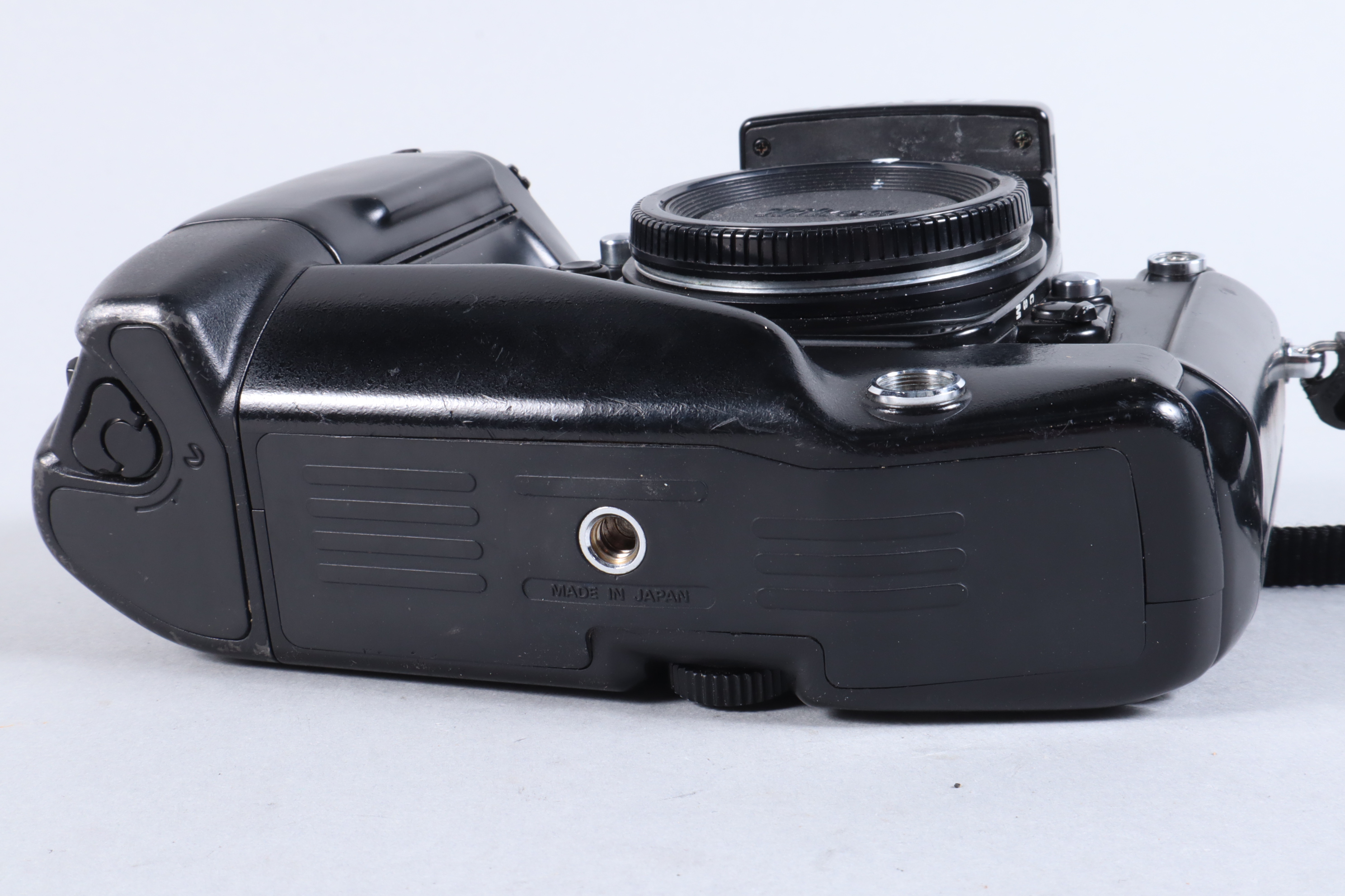A Nikon F4 Camera Body, serial no 2258779, powers up, appears to function as should, shutter - Image 3 of 5