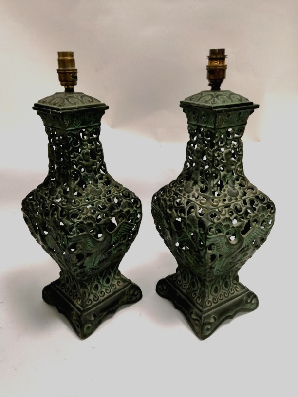 A pair of Chinese cast metal lamp bases with a design of phoenixes and dancing boys, height 50cm - Image 4 of 4