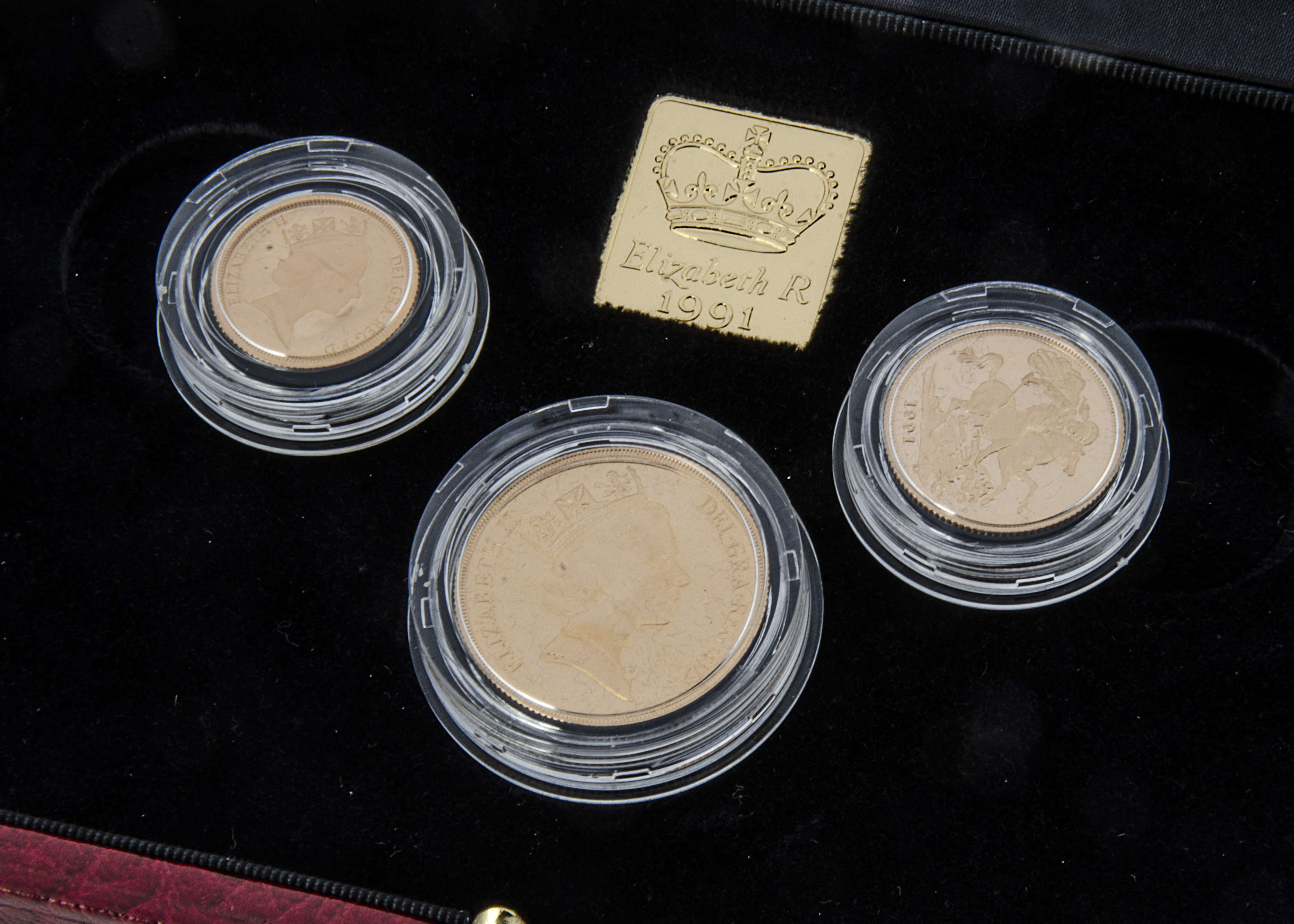 A modern Royal Mint UK Gold Proof Sovereign Three coin set, 1991, comprising double, full and half - Image 2 of 2