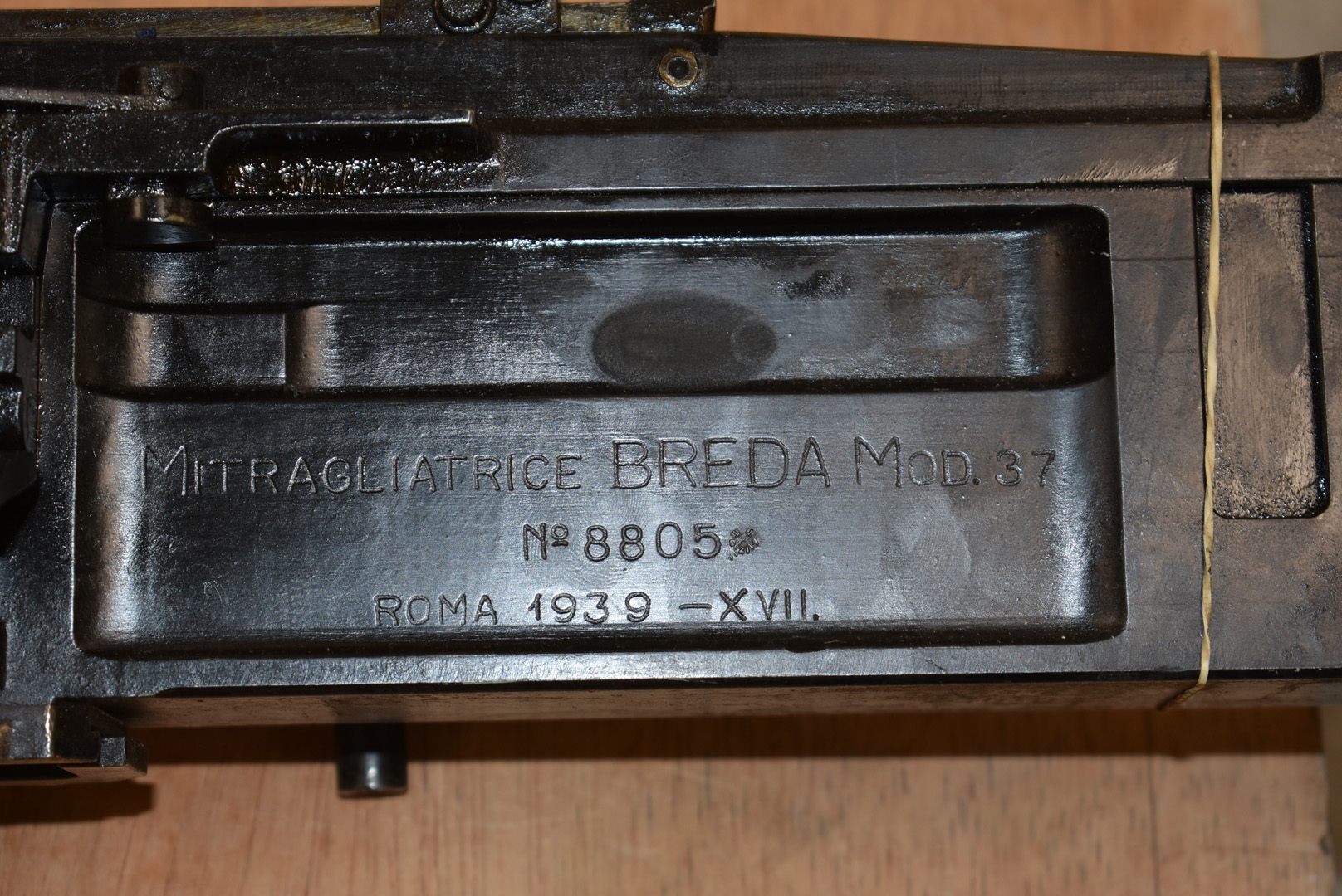 A deactivated Italian Breda M37 7.92mm Heavy Machine gun and tripod, serial 8805, deactivated to the - Image 7 of 7