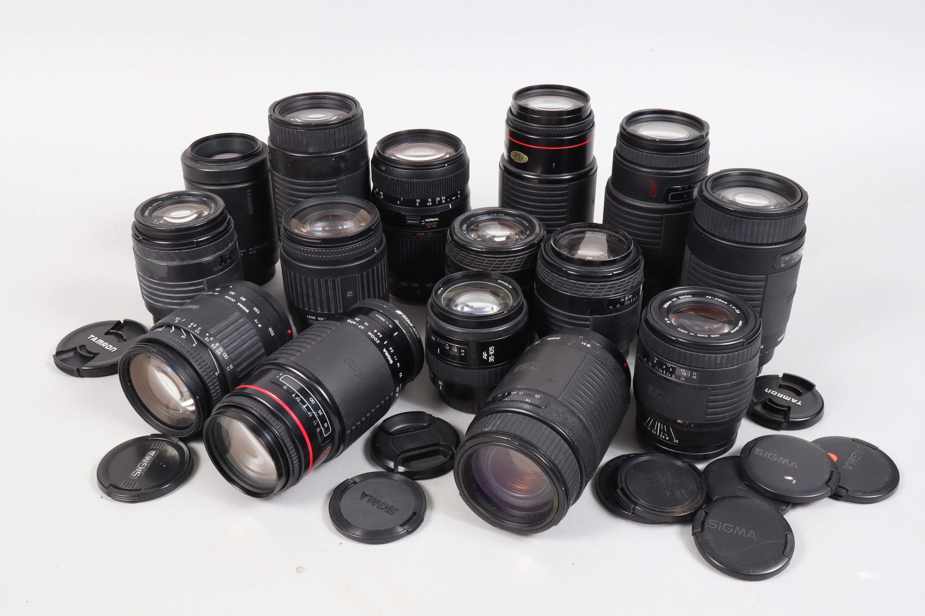 A Tray of Minolta AF Mount Lenses, including a Minolta AF 35-105mm f/3.5-4.5 lens, two Sigma 28-