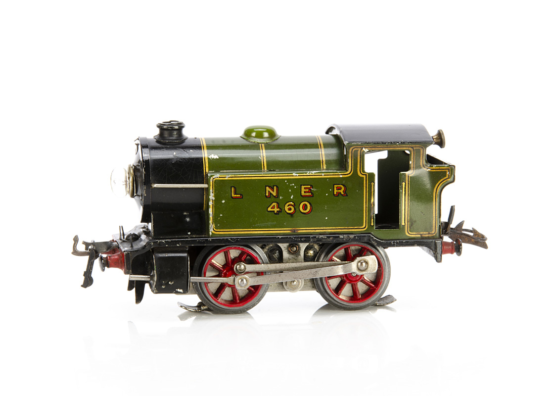 A Hornby 0 Gauge EM320 0-4-0Tank Locomotive, in lithographed LNER green as no 460, G, several very