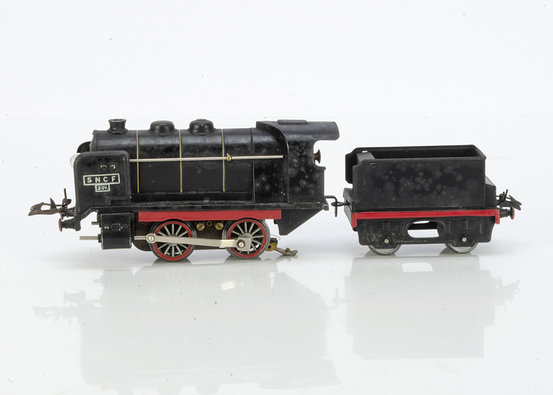 A French Hornby 0 Gauge electric No OE steam Locomotive and Tender, for 20v operation in SNCF matt