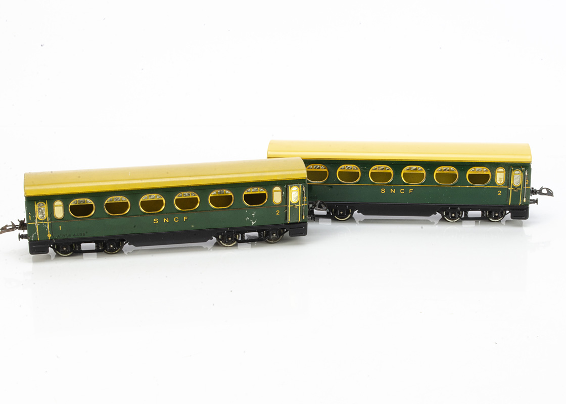 Two French Hornby 0 Gauge SNCF 'Saucisson' composite Coaches, both 1st/2nd composites in