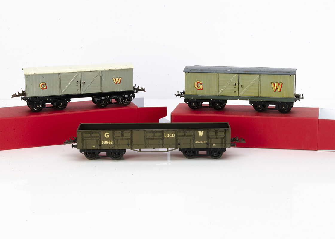 Hornby 0 Gauge pre-war GWR No 2 Freight Stock, grey/black cattle wagon with small gold lettering,