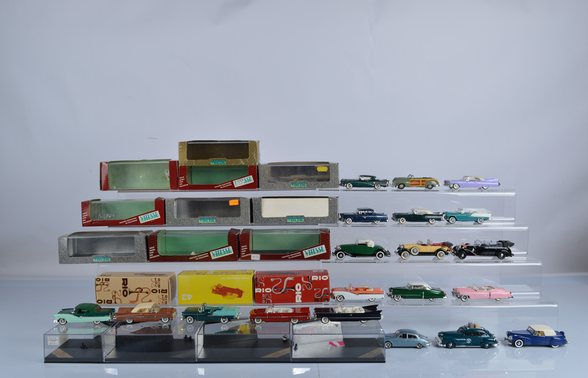 Sixteen Vitesse diecast models, with fourteen associated boxes, together with three boxed Rio models