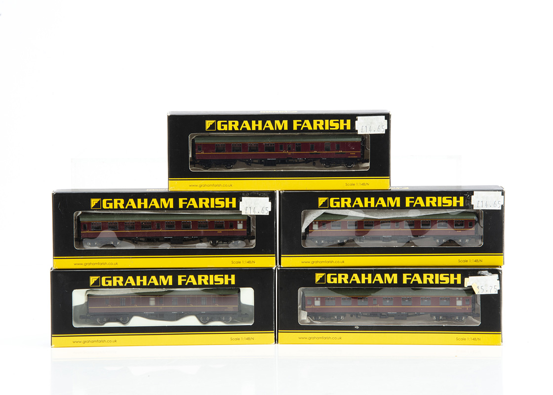 Bachmann Graham Farish N Gauge BR Mk1 maroon Coaches, 374, 257 Composite Corridor, 187 Brake 2nd,